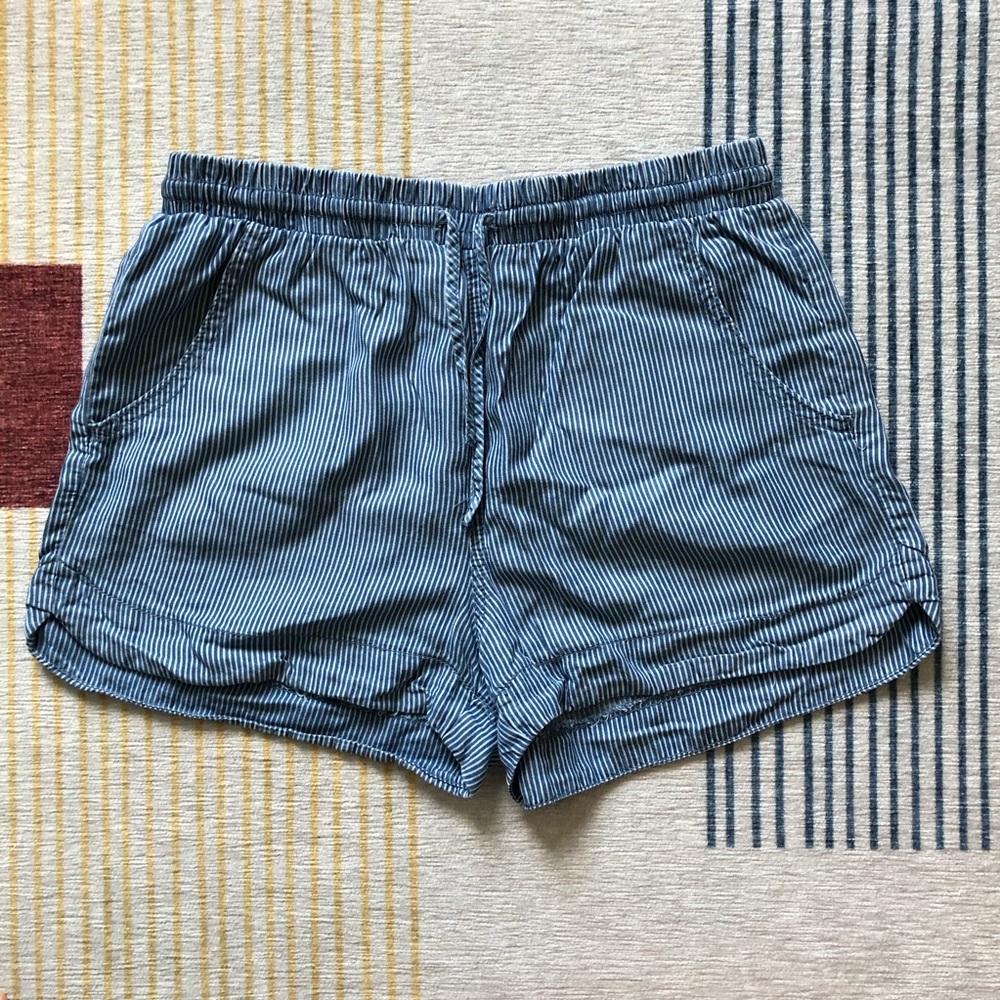 Target/Universal Thread | Size M Blue/White Striped Short